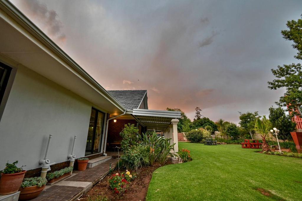 Iszis Guest House Bloemfontein Exteriér fotografie